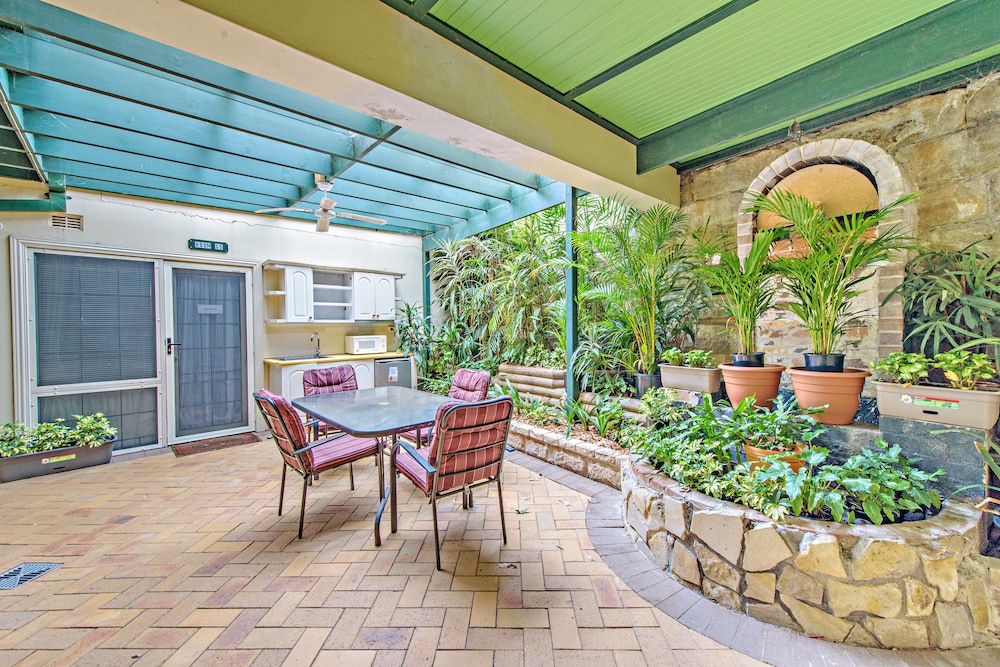 The Charrington Boutique Hotel 51/58