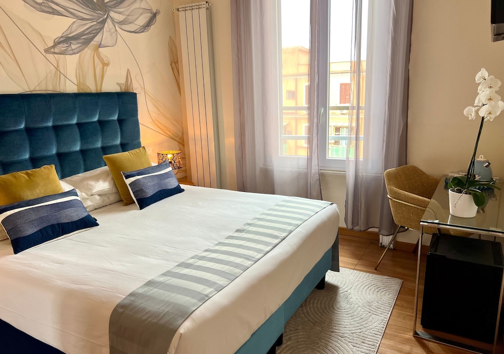 BON TON SUITE 20/49
