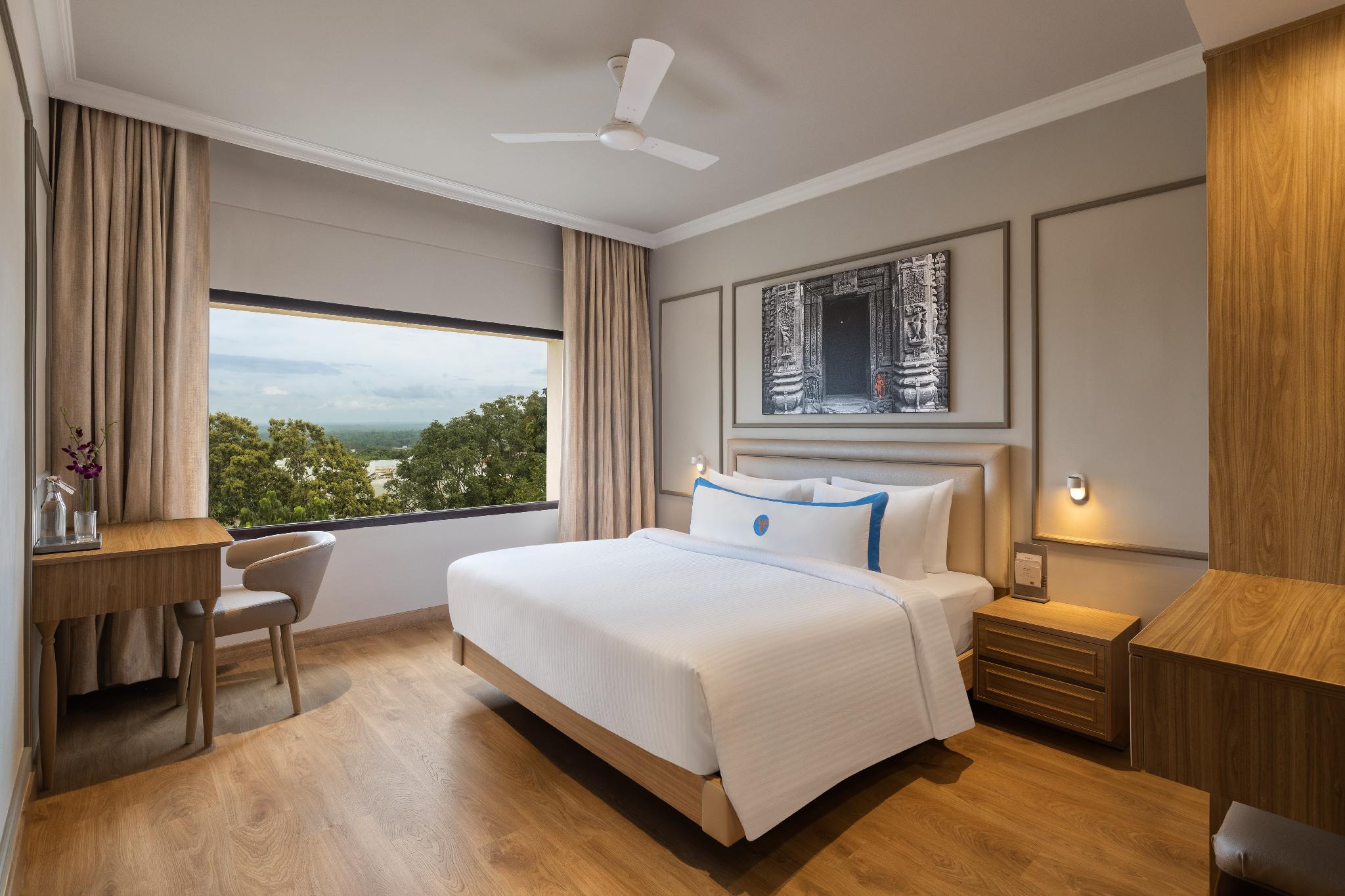 Executive, Suite