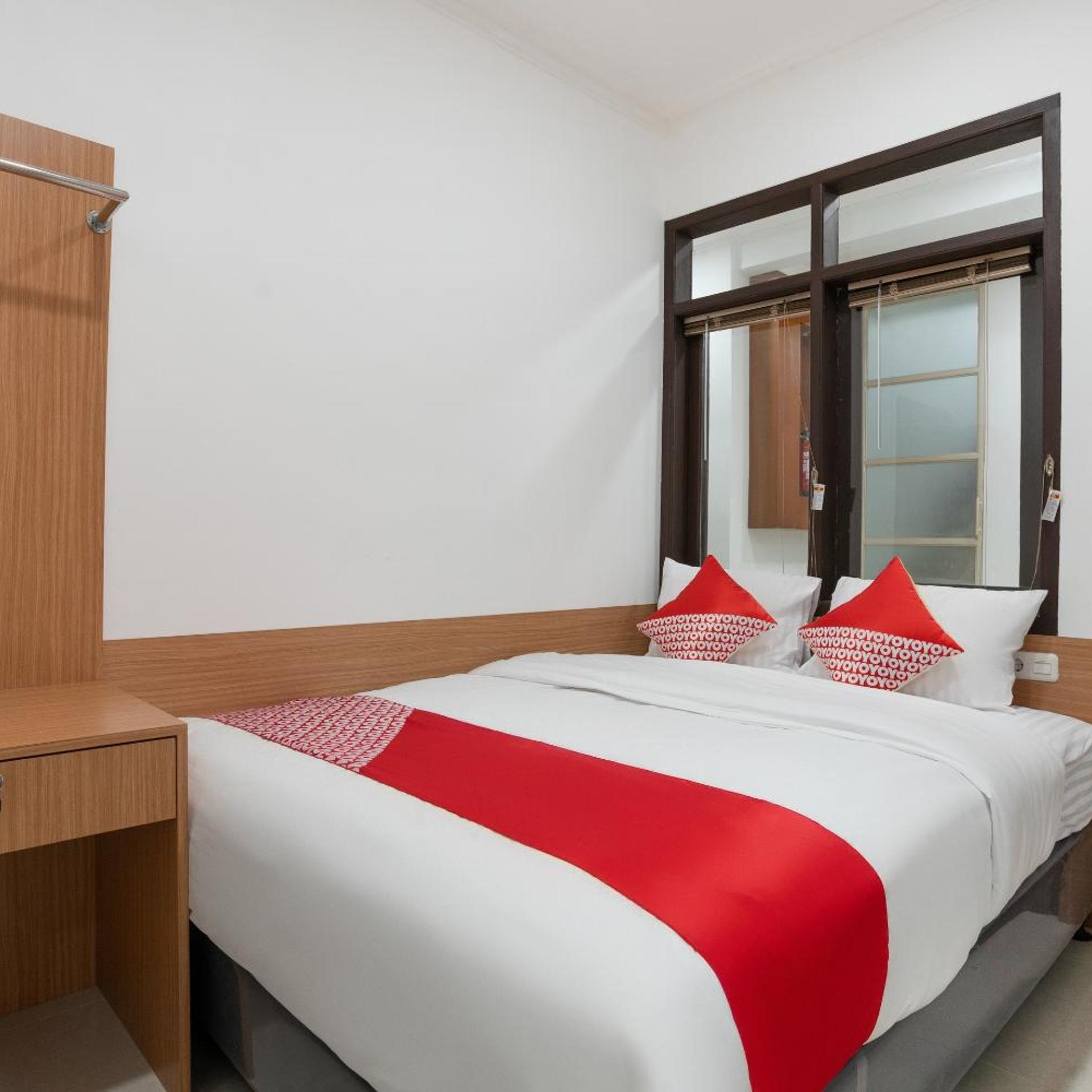Hotel O Hegarbudhi Residence 20/49