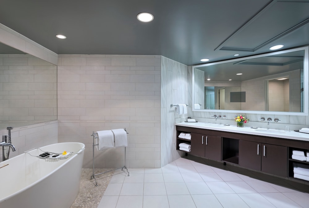 Hyatt Centric the Woodlands 61/63