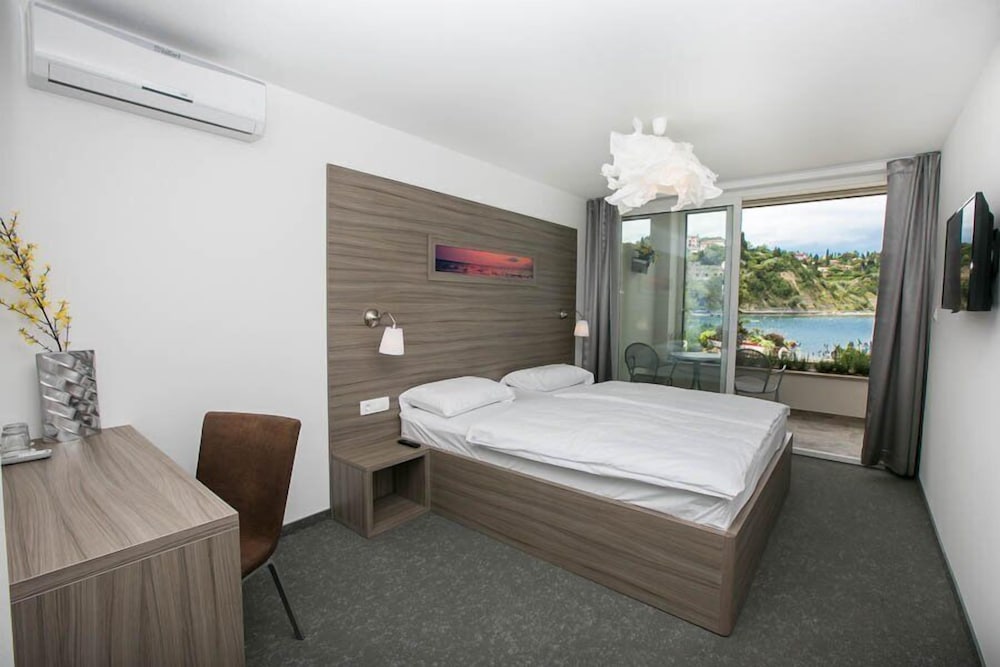Barbara Piran Beach Hotel And Spa 24/70