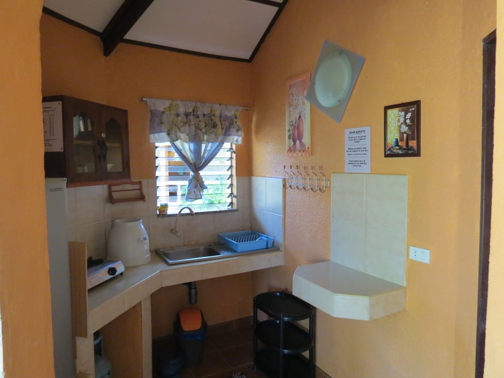 Alonaland Resort Apartelle 49/50