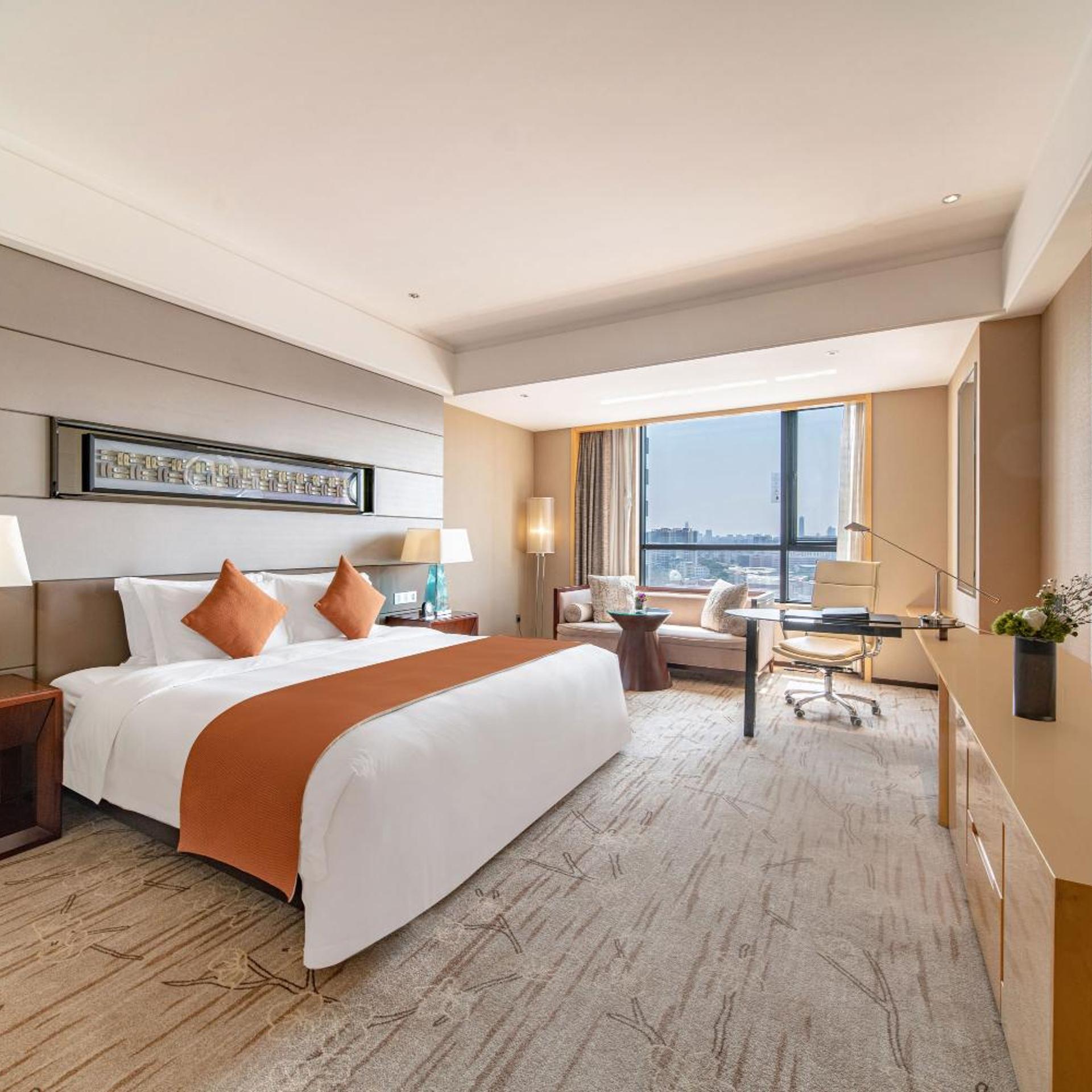 Swiss, Executive, King Bed, Garden View, High Floor