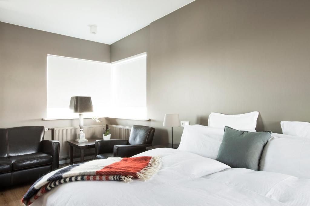 Suite, Balcony