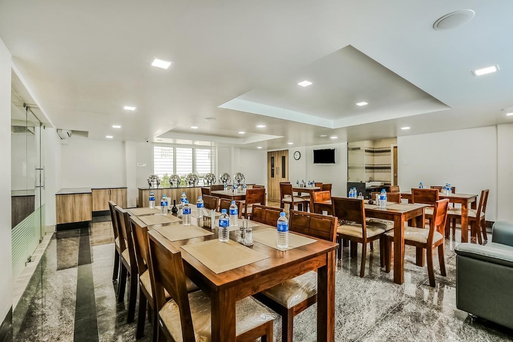 The Avenue Suites 41/49