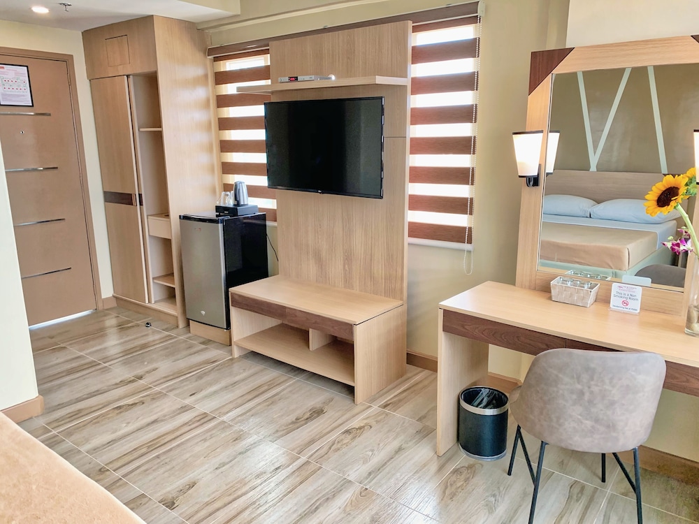 New Dawn Hotel Plus 53/79