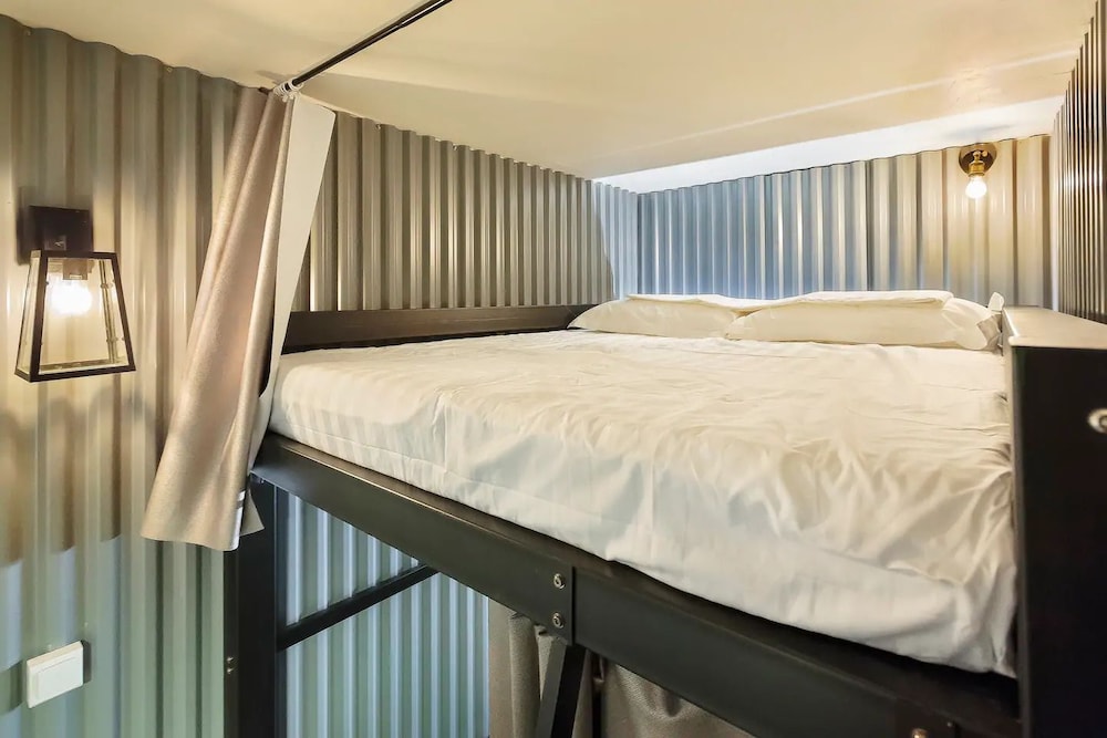 MIXED DORM, LOFT, DOUBLE BED