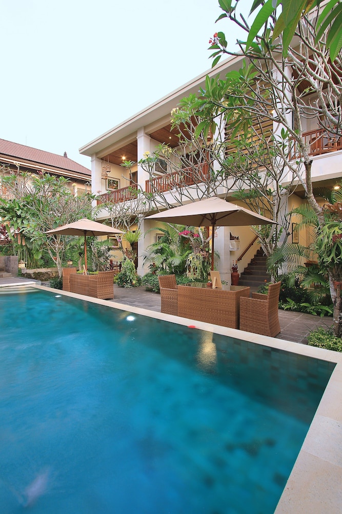 Tebesaya Cottages 32/33