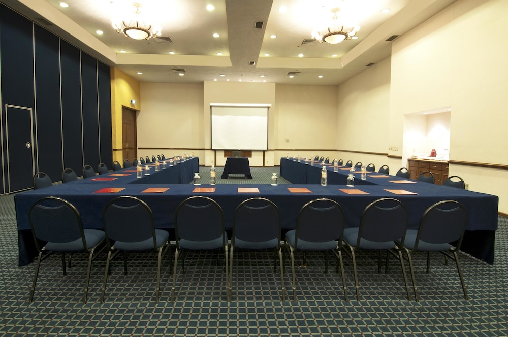 Fiesta Inn Toluca Tollocan 24/30