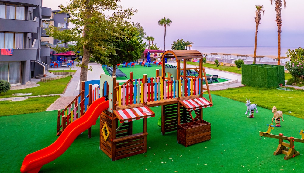 Senza Sunset Beach Hotel 75/87