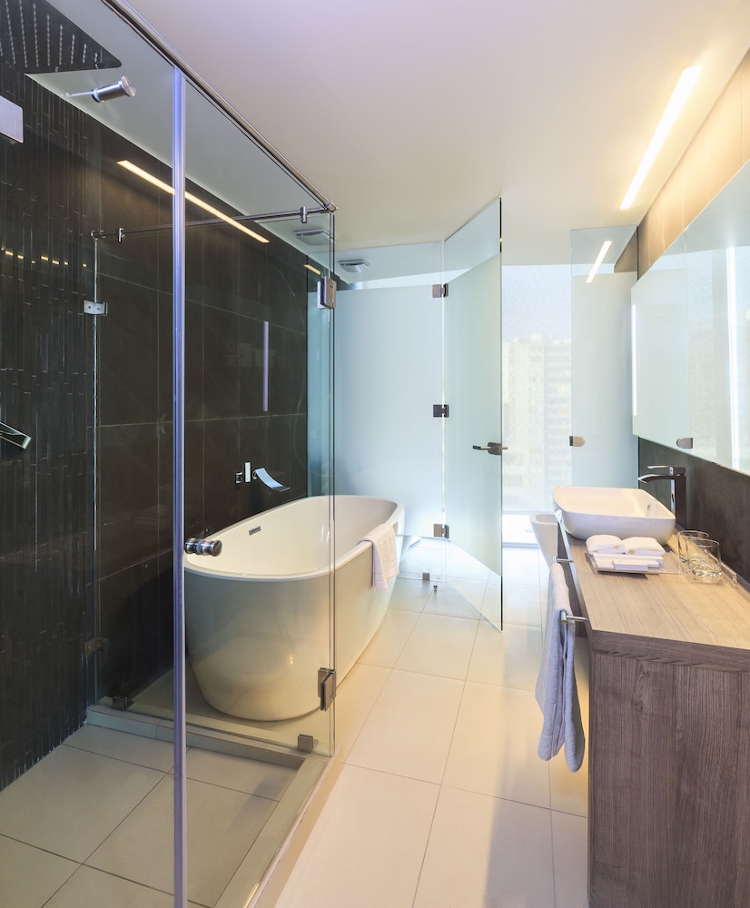 ICON HOTEL 44/58