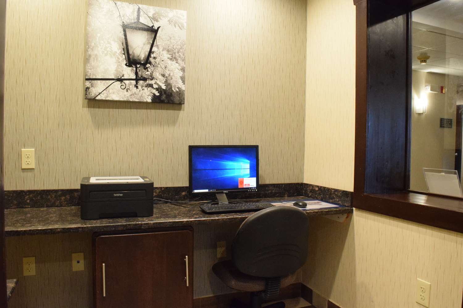 Best Western Crown Inn & Suites 8/10