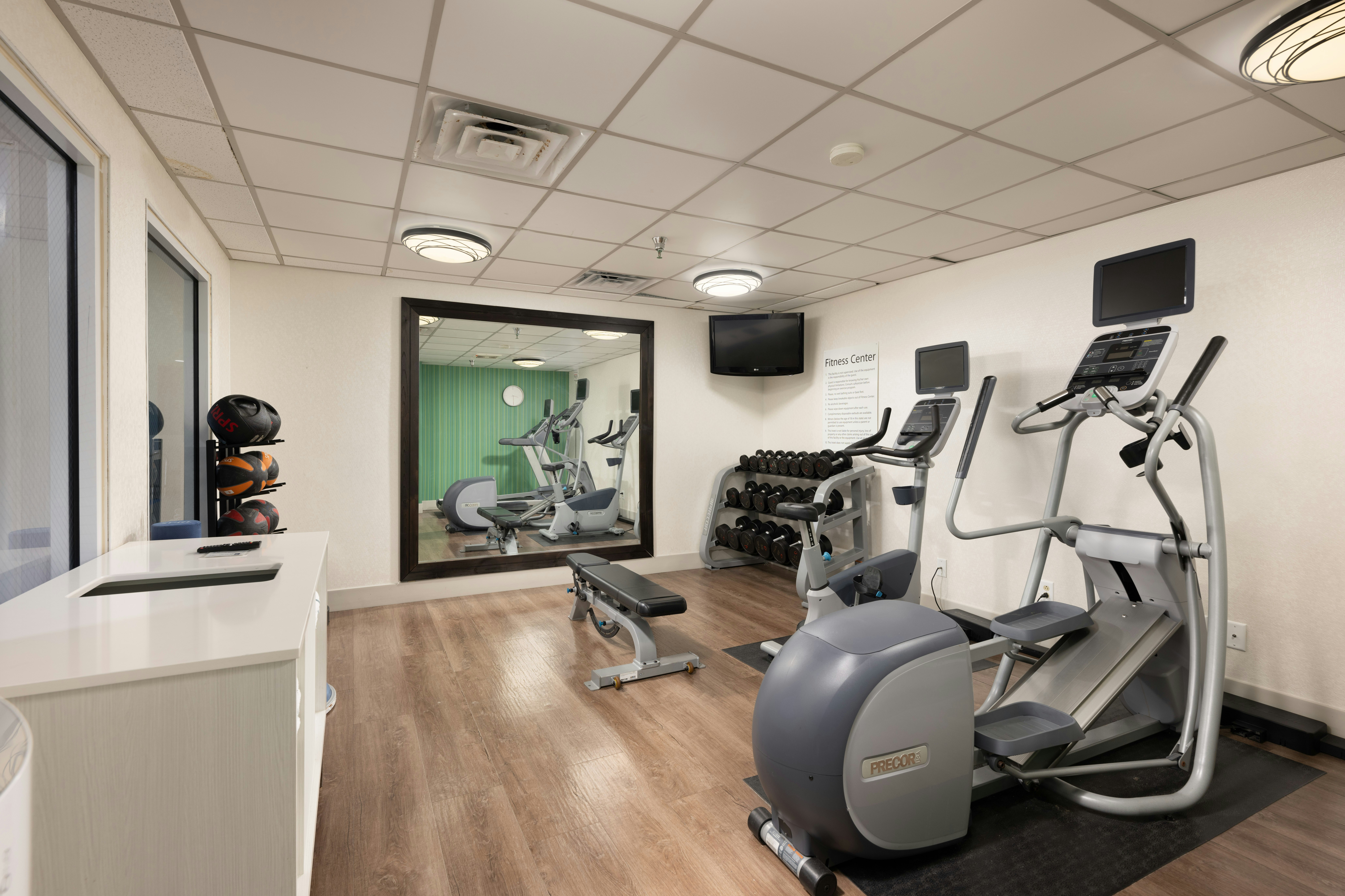 Holiday Inn Express Hotel Suites Chattanooga Hixson 47/75