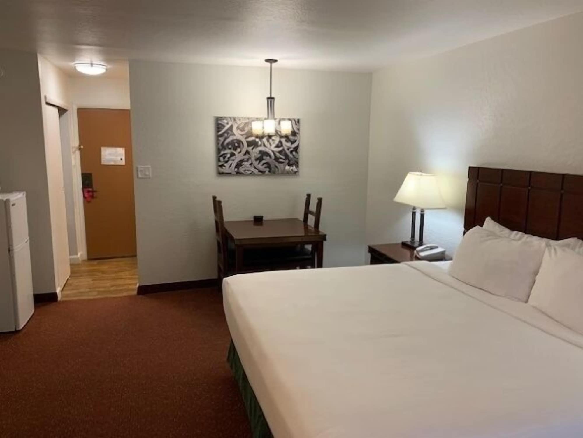 Efficiency, Studio, King Bed