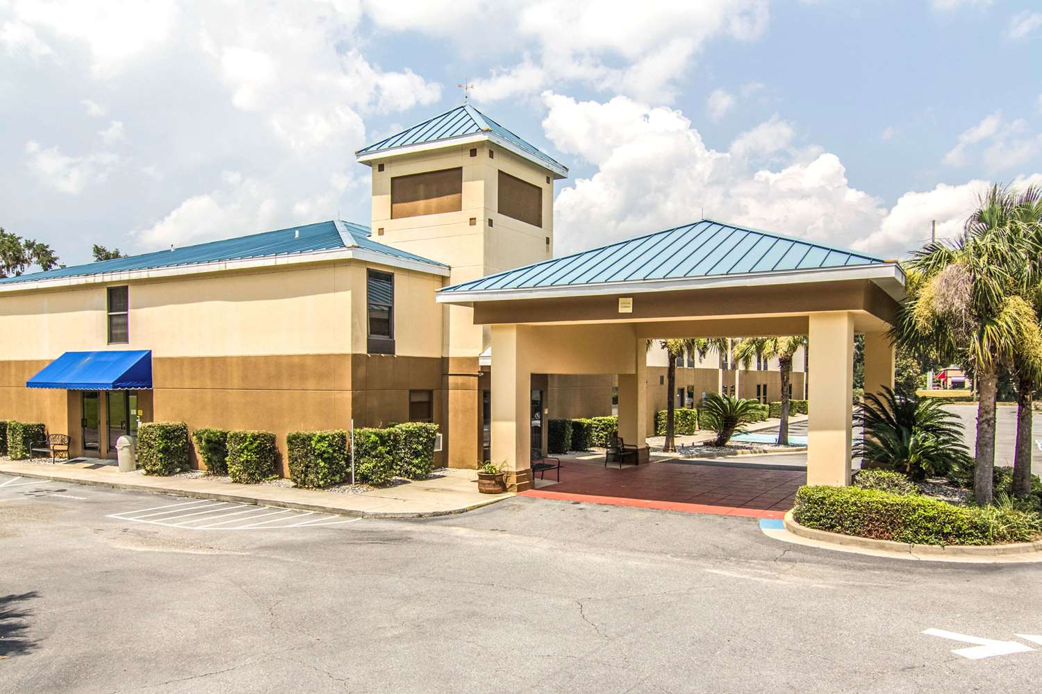 Econo Lodge Darien GA 2/23
