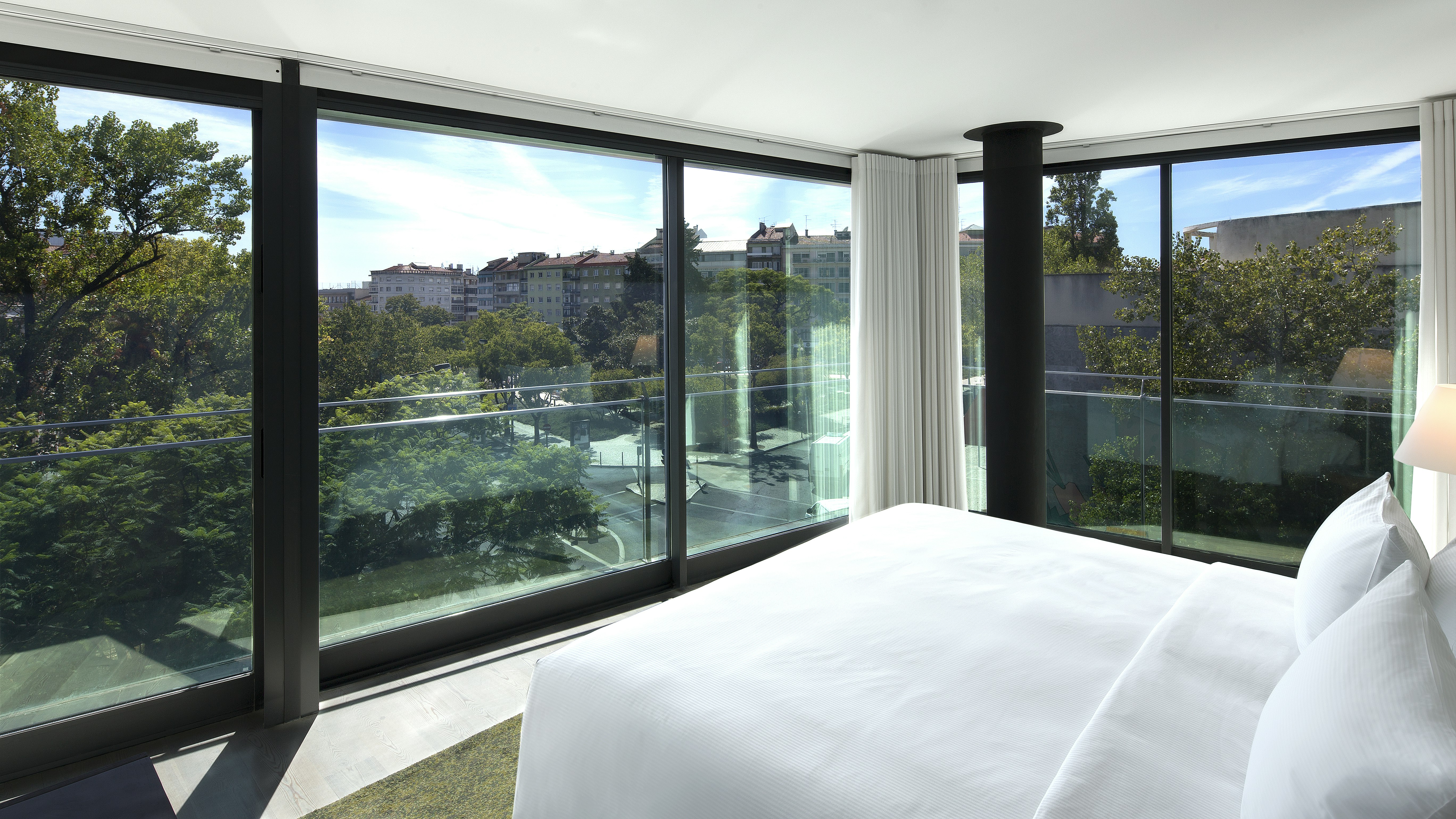 DELUXE, KING BED, PARK VIEW
