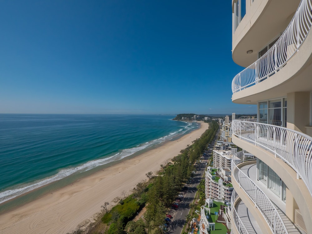 Burleigh Surf Apartments 40/77