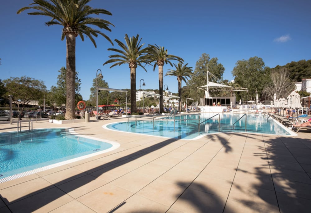 Minura Cala Galdana and Apartamentos D Aljandar 28/50