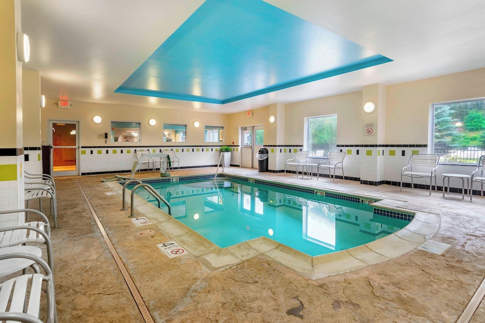 Fairfield Inn Suites Hooksett 23/50