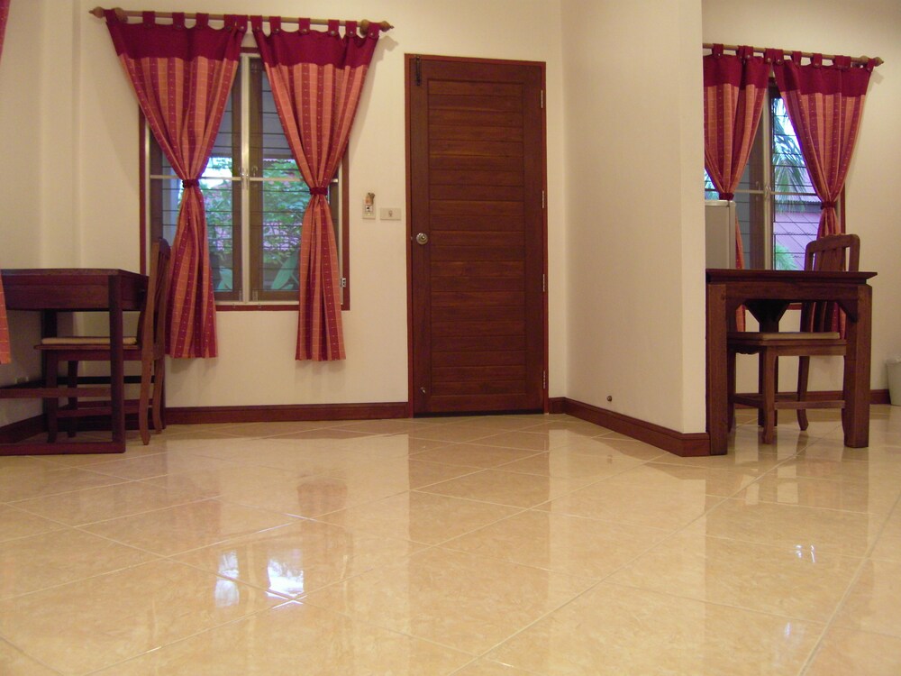 Palm Village 48/67