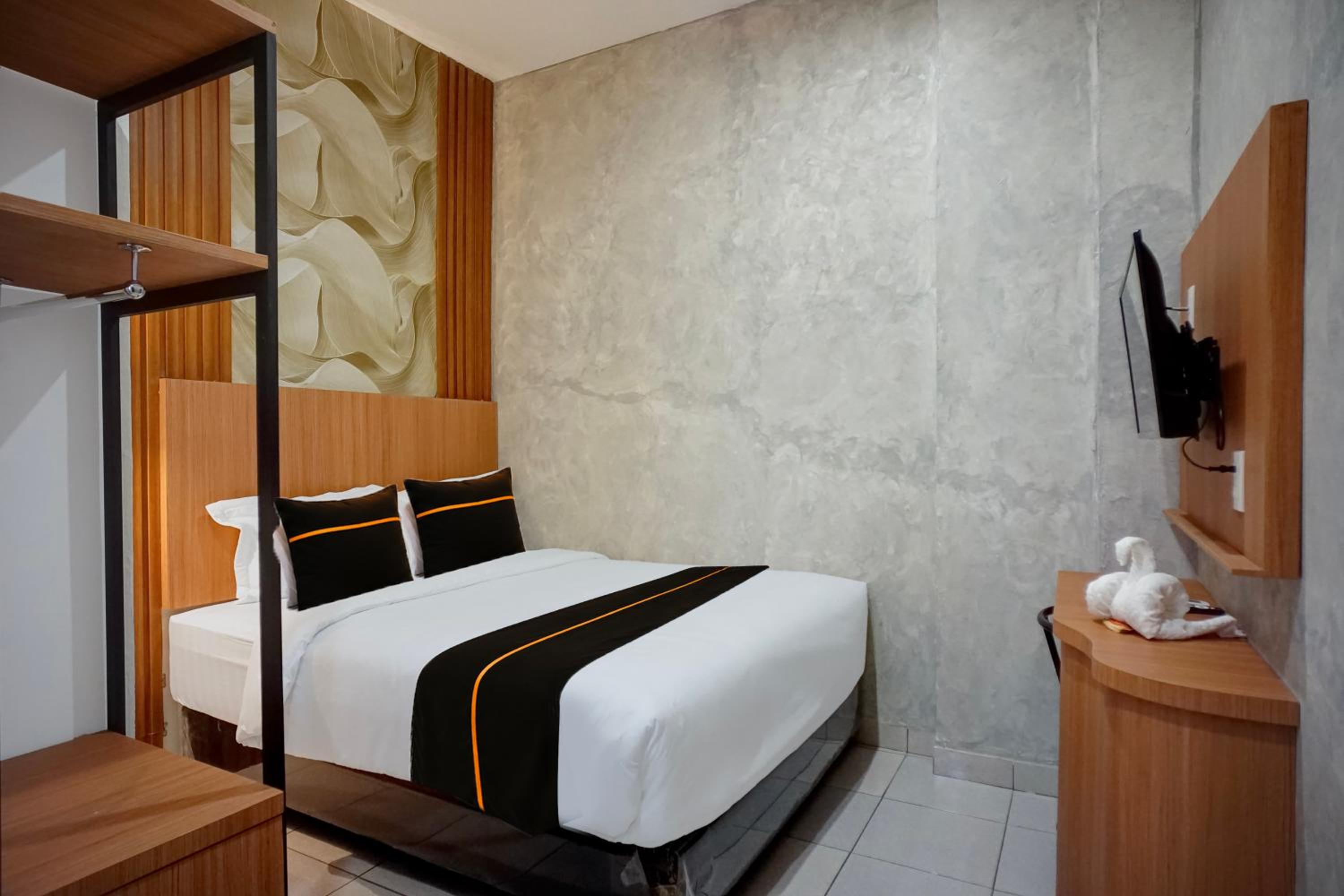 Hotel O near Universitas Sumatera Utara formerly Aljadid Guest House Pajus 25/45