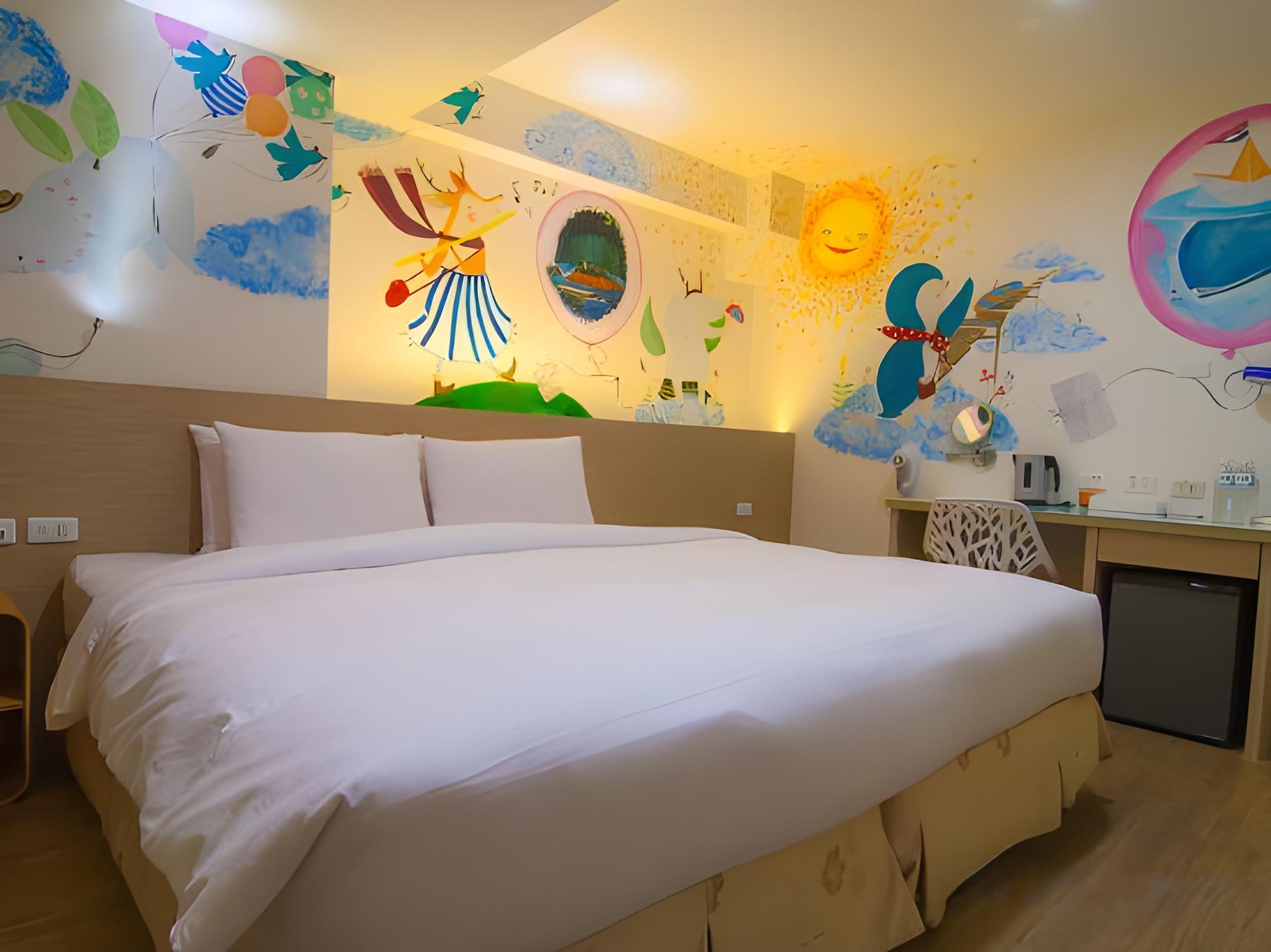 Room, King Bed, Bathtub