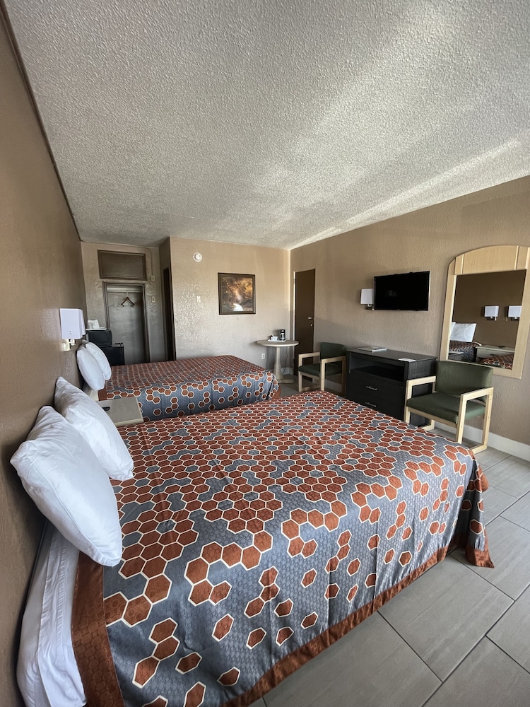 2 BEDROOMS, ECONOMY