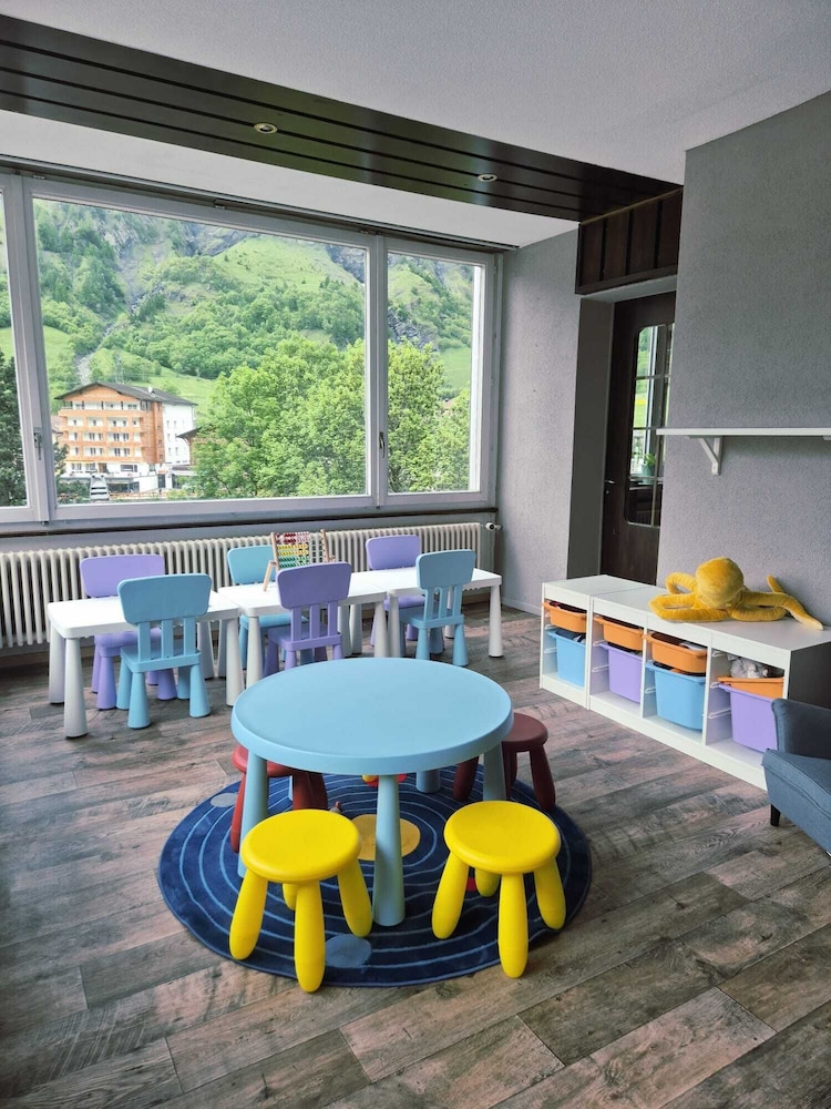 Grichting Hotel & Serviced Apartments 57/65