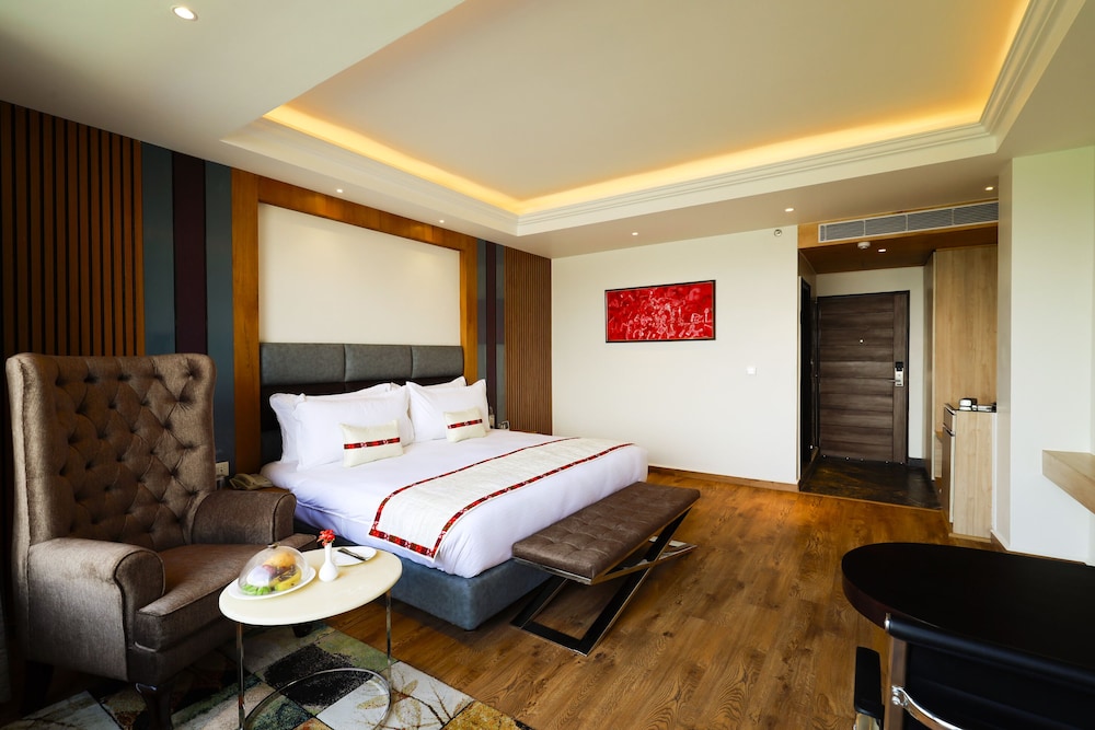 JuSTa Luxe Cliffend Resort and Spa Mashobra 12/36