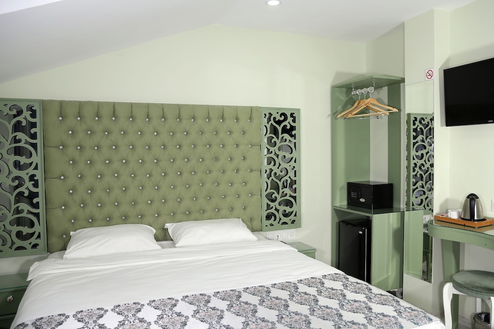 Green Garden Hotel 24/50
