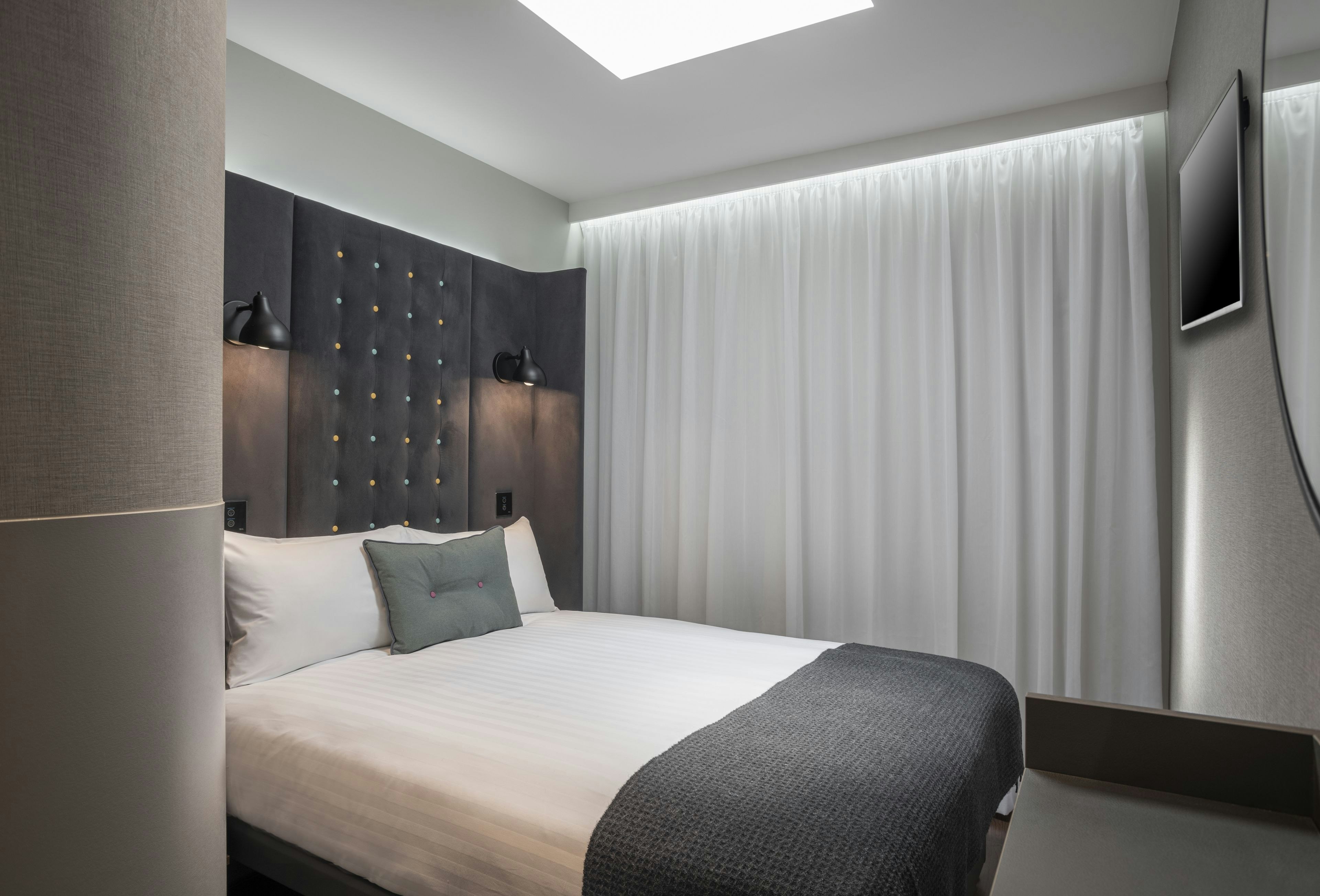 COZY, DOUBLE BED