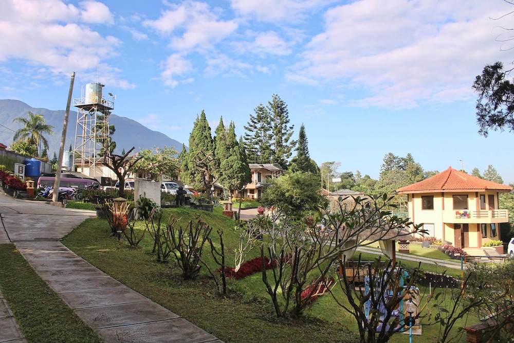 The Jayakarta Inn & Villas Cisarua 27/33