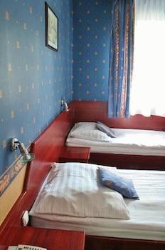 BASIC, TWIN BEDS