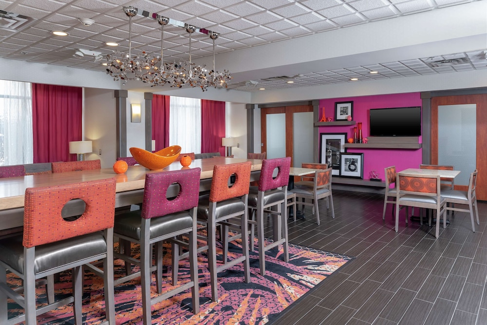 Hampton Inn Akronsouth 36/45