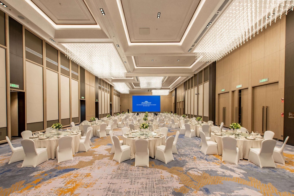 HOJO China Communications Construction Plaza Chongqing 53/65