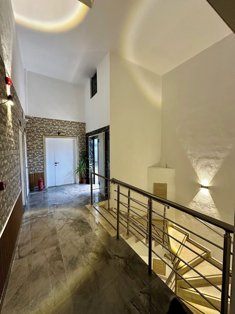 Bloomtalya Hotel 42/64