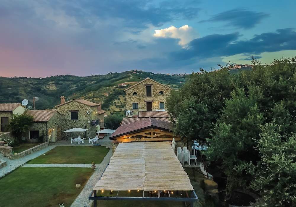 Le Querce Farmhouse 44/48