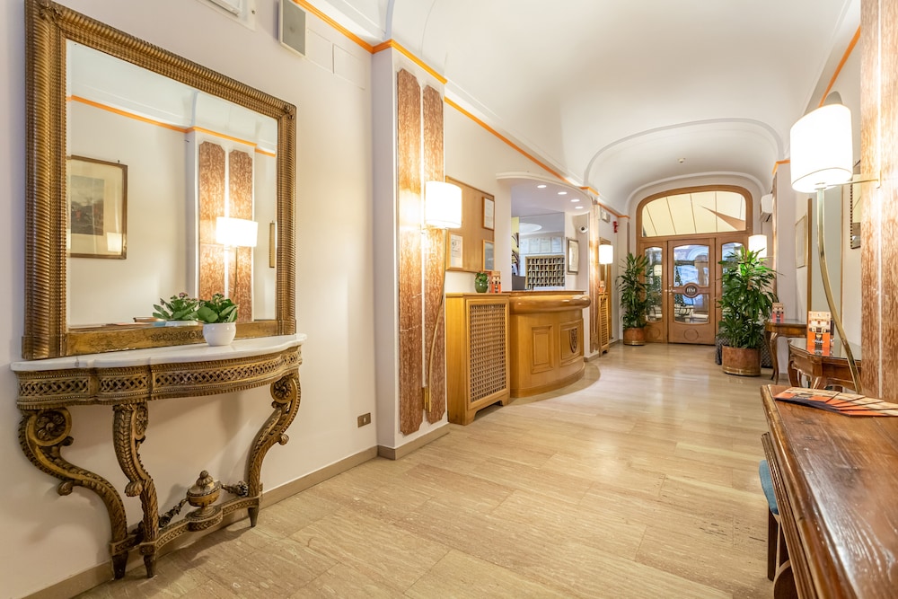 Hotel Medici 5/48