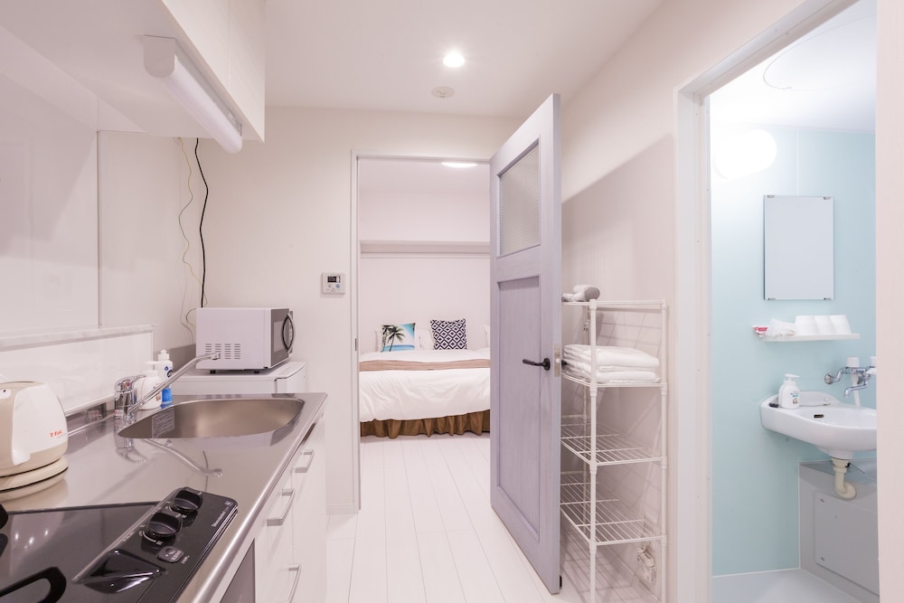 Living Inn Asahibashiekimae Premier 57/60