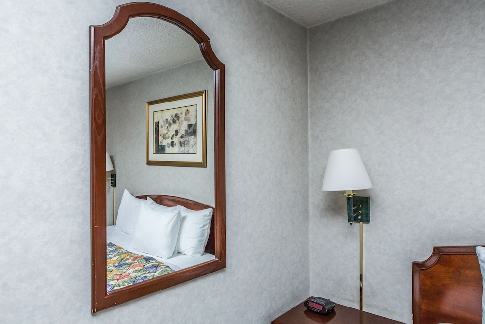 Pelican Inn Monterey Ca 15/69