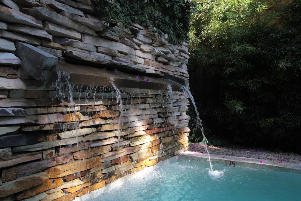Mine Hotel Boutique 40/69
