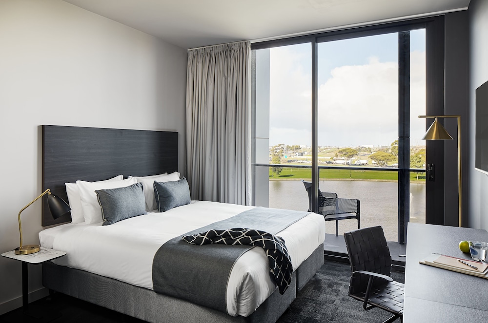 2 Bedrooms, Connecting, Superior, Apartment, Twin Beds, King Bed, Lake View