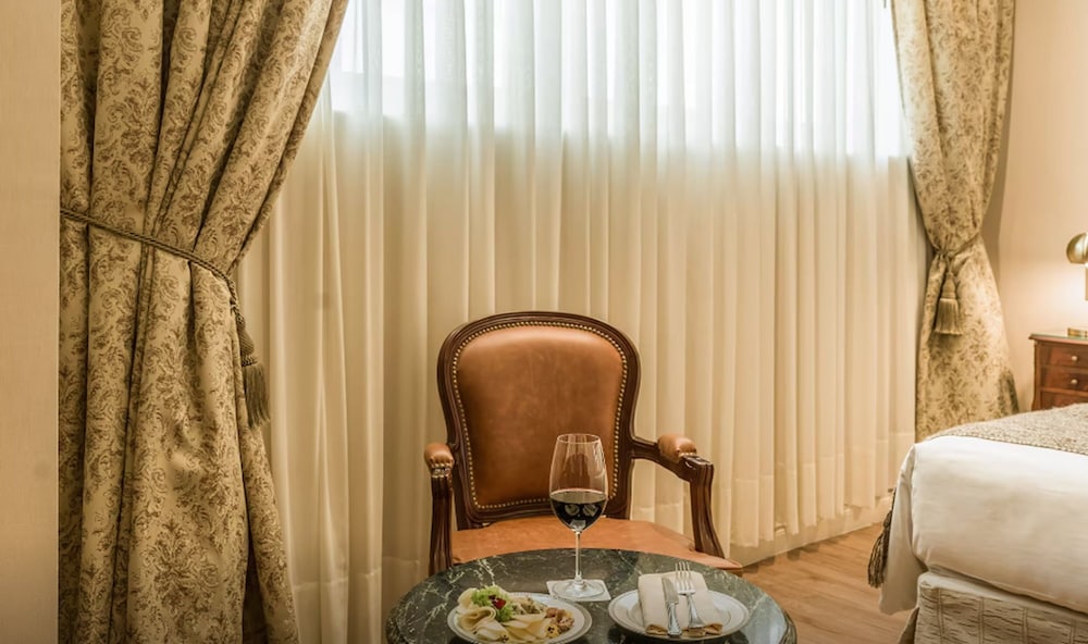 Melia Recoleta Plaza 37/73