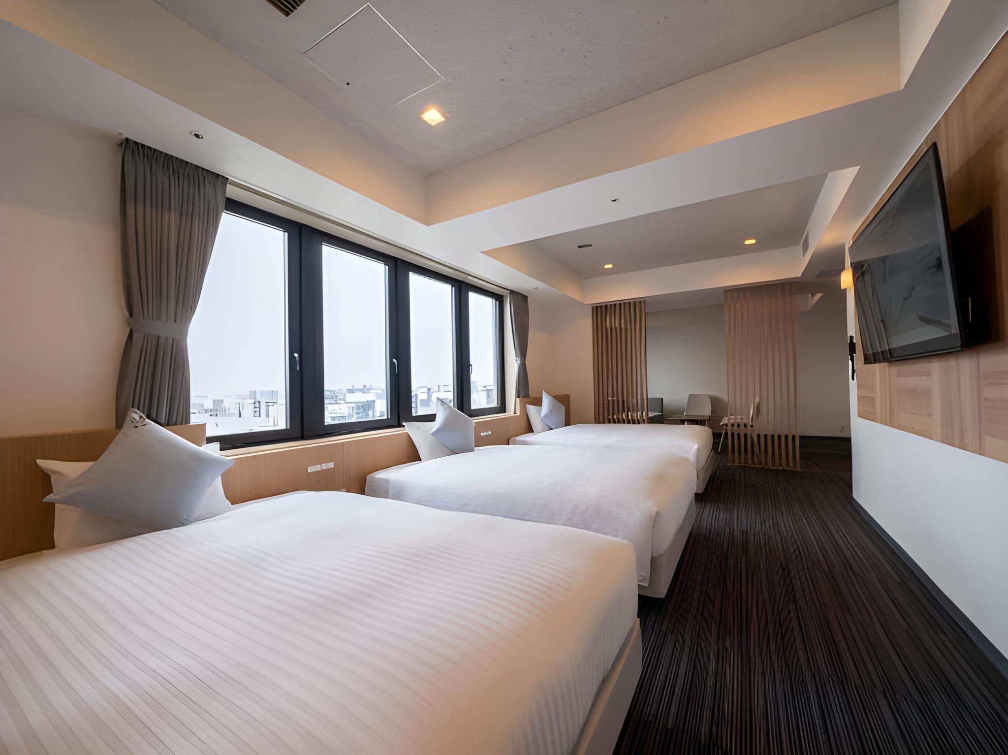 Semi Room, Express, Suite, 3 Semi Double Beds