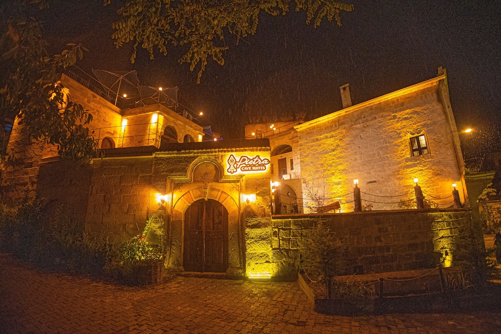 Pietra Cave Suites 40/49
