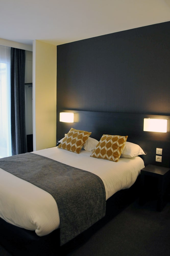 Quatrans Hotel 8/63