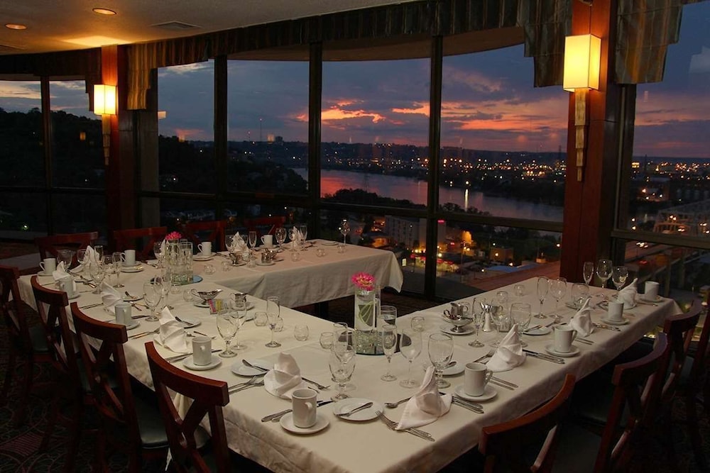 Radisson Hotel Cincinnati Riverfront 43/60