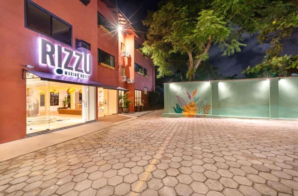 Rizzu Marina Hotel 42/49
