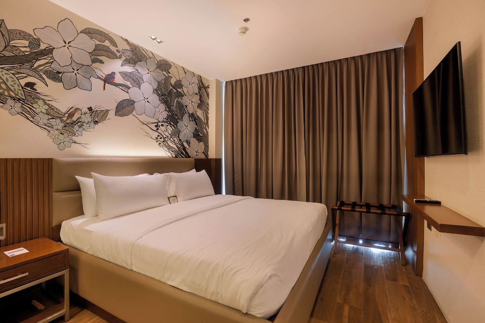 The Henry Hotel Roost Bacolod 31/93